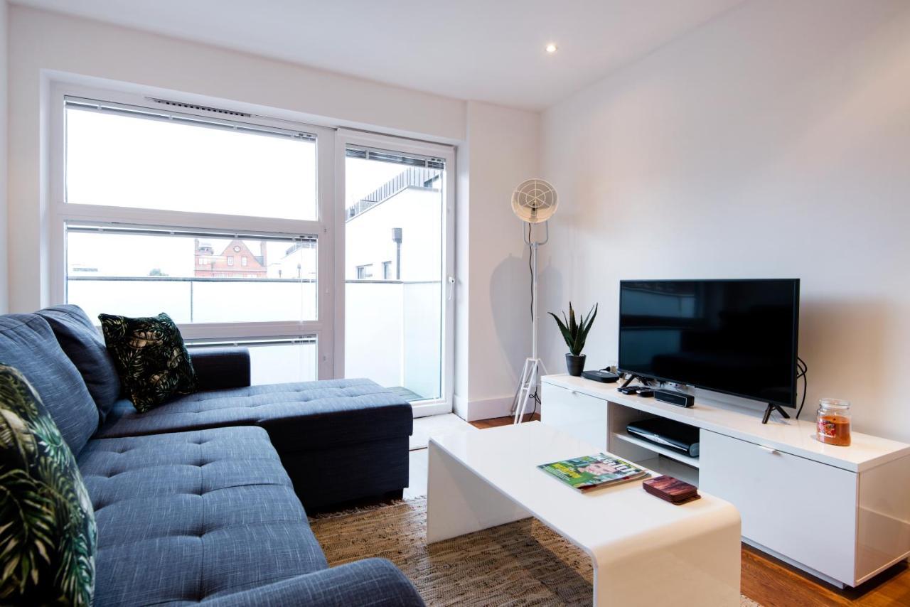 Luxury 2-Bed Flat Parking And Close To The Tube London Ngoại thất bức ảnh