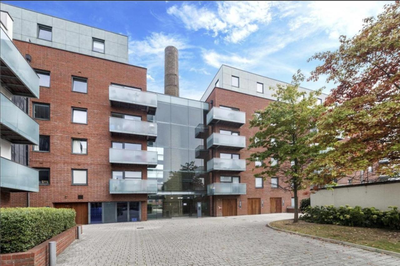 Luxury 2-Bed Flat Parking And Close To The Tube London Ngoại thất bức ảnh